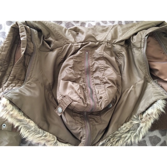 O’Neill puffer jacket - Picture 8 of 8